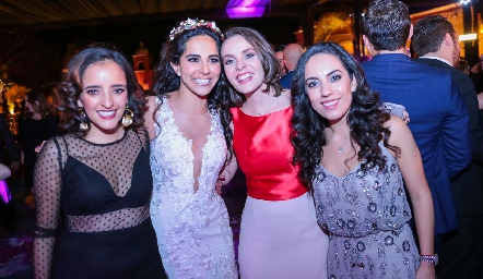  Isa Torres, Claudia Estrada, Tere Ledezma y Ale Zepeda.