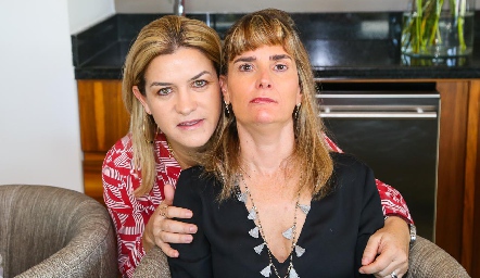  María Pizzuto y Lynn Coulon.