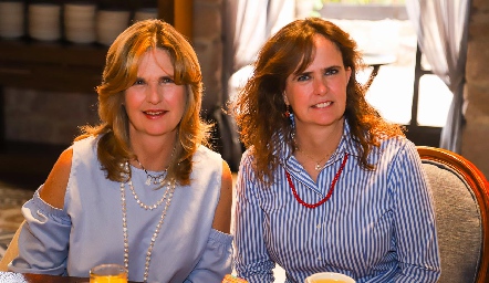  Carmen y Martha Zwiegger.