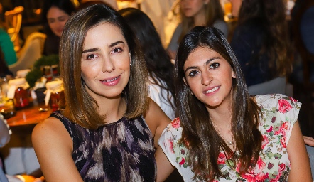 Itziar Curiel y Paty Gómez.