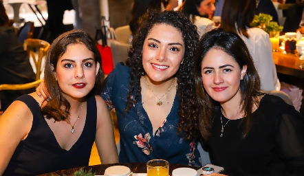  Isa Castelo, Paola Zepeda y Pau Aldrett.