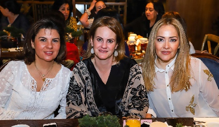  Montserrat Abella, Rocío Gómez y Claudia del Pozo.