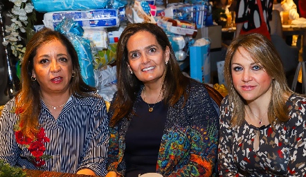  Sofía Carrillo, Gabriela Villanueva y Ale Santos.