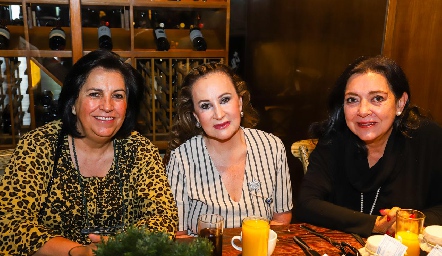  Cristina Suárez, Maricarmen López y Marcela Nava.