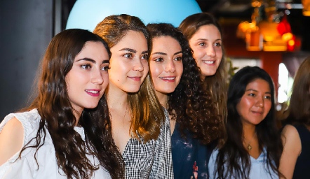  Isa Zollino, Bárbara Mahbub, Paola Zepeda, Miriam Díaz Infante y Ana Meche Cifuentes.