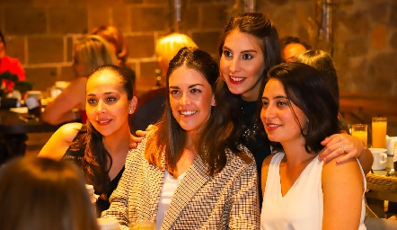  Isa Estrada, Daniela Pérez, Ceci Castelo y Cristina Mencizábal.