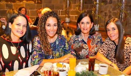  Lety Gómez, Berenice, Leticia y Lety Castilleros.