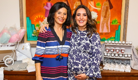  Adriana Díaz de León y Mary Ceci Herrera.