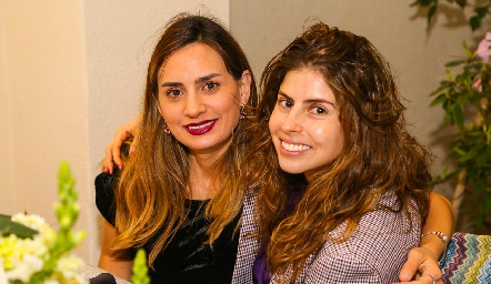  Montserrat Muñiz e Isa Garza.
