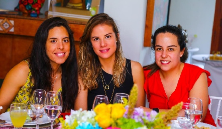  Estefanía Díaz Infante, Monze Martell y Ana Isa Torres.