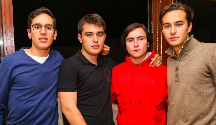  Juan Pablo Chevaile, Diego Castillo, Mateo Guerra y Mario Siller.