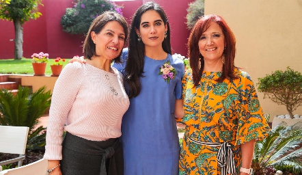  Claudia Quintero, Mariana Rodríguez y Armida César.