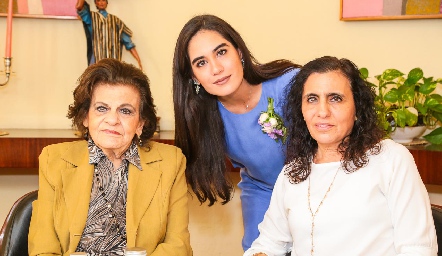  Ana María Sarquis, Mariana Rodríguez y Ana María Schekaiban.