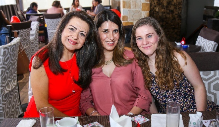  Patricia Inchaustegui, Luzma Torres y Fer Loperena.