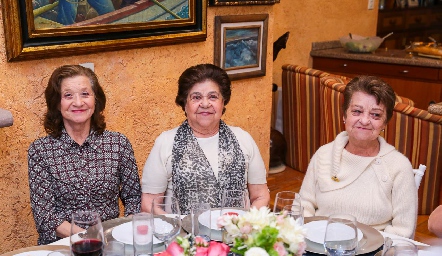  Pilar Nava, Tití Nava y Chelo Nava.