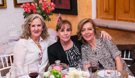  Jennifer Kaiser, Clara Luz Portales y Roxana Benavente.