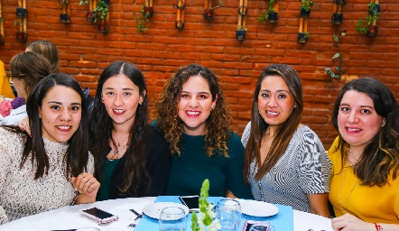  Mariela Narváez, Aurora Martínez, Sofía Cárdenas, Olivia Cosío y Cecilia Cervera.