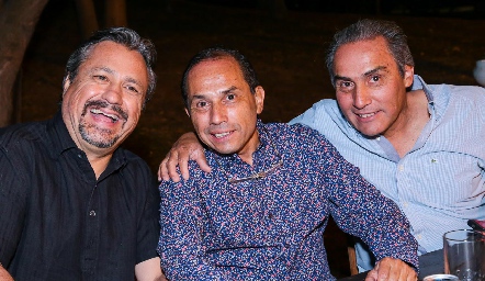  Alejandro Ortiz, Larry González y Arturo González.