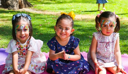  Inés, Inés y María Pía.