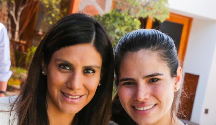  Hana García y Carla Von Der Meden.