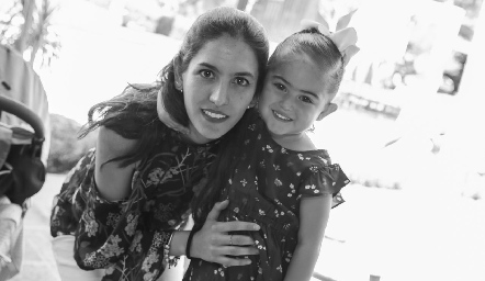  Claudia Díaz de León y su peque Inés.