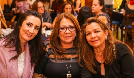  Gladys Chávez, Martha Rodríguez y Adriana Velázquez.