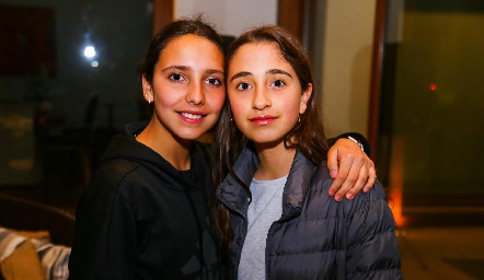  Vale Nava y Sofía Oliva.