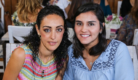  Ruth Morales y Bárbara Paredes.