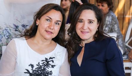  Claudia de Paredes y Blanca Macías.
