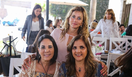 Maricarmen Delgado, Lorena Robles  y Sabrina Gaviño.