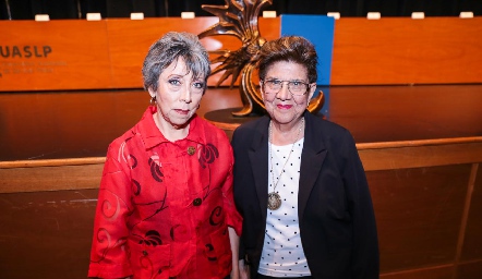  María Elena Segovia y María Luisa Pérez Ríos.