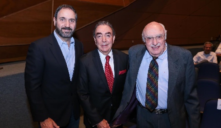  Luis Mahbub, Gustavo Puente Estrada y Daniel Diep.