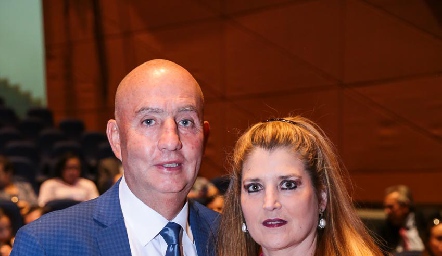  José Zendejas y Silvia Foyo de Zendejas.