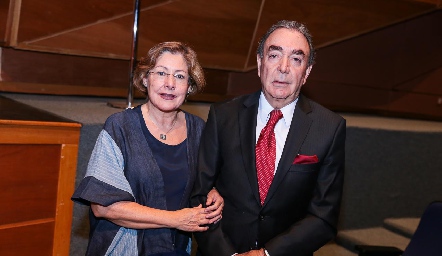  Nancy y Gustavo Puente.