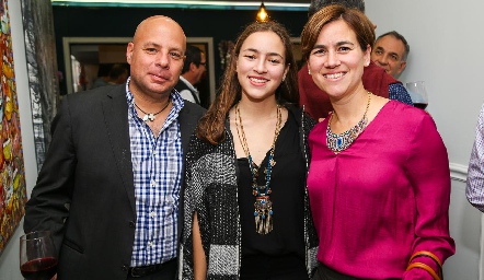 Edgardo Aguilera, Paola Aguilera y Nora Guel.