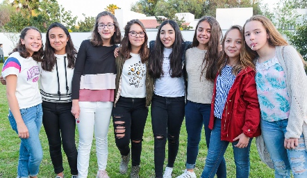  Sofía Garza, Andrea Barrón, Victoria Muñoz, María José Martínez, María de la Torre, Constanza Castanedo, Silvana Martínez y Vale.