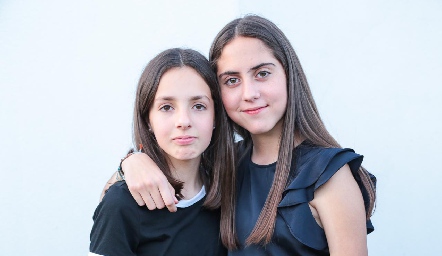  Andrea Barrón y María de la Torre.