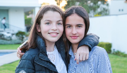  Andrea Limón y Vale Herrera.