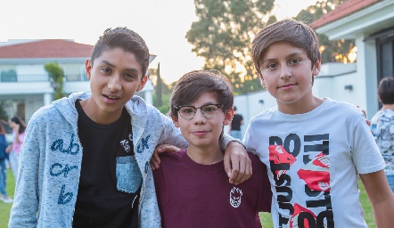  Damián, Will y Leo.