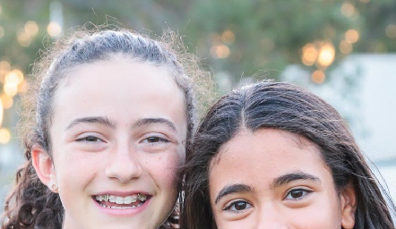  Montse Estrada y Constanza Sarquis.