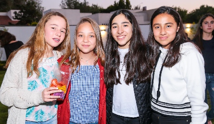  María, Silvana, Frida y Barbie.