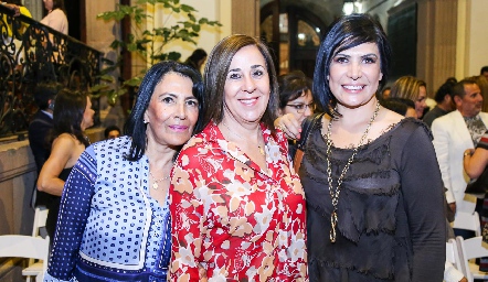  Ale Tello, Lorena Valle y María Tello.