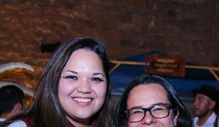  Jess Acosta y Cristina Delgado.