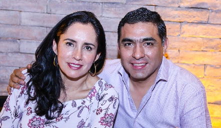  Alma Rosa y Javier Hernández.