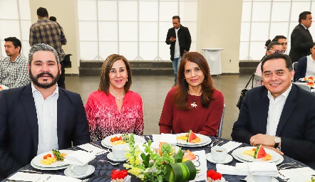  Chacho Gallardo, Lorena Valle, Claudia Camacho y Eugenio Govea.