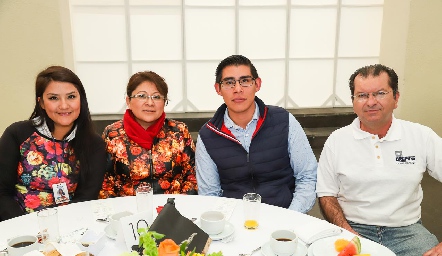  Astrid Sondon, Catalina Méndez, Alejandro Martínez y Mauro Navarro.