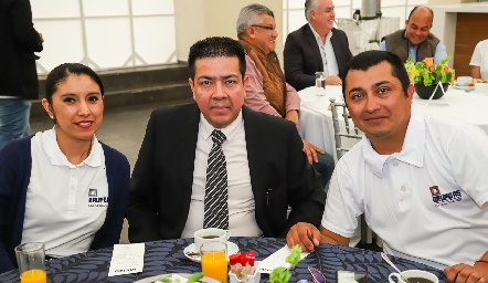  Lorely Aguilera, Emiliano Monreal e Iván Gómez.