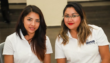  Gloria Escobedo y Leticia Herrera.