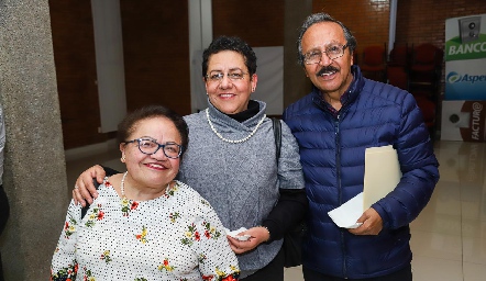  Graciela Chabero, Carmen González y Jesús Bernal.