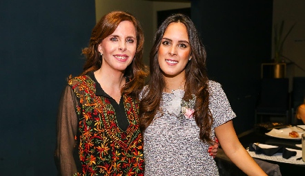  Claudia Castro con su hija Claudia Antunes.